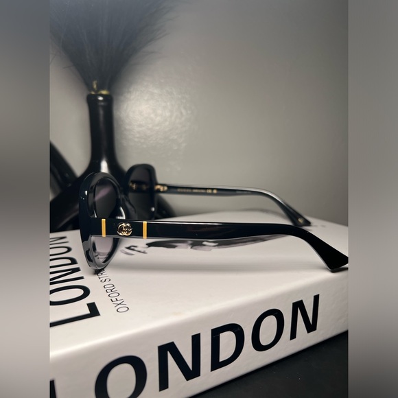 New Authentic in Case GUCCI Current Season 2024 OVERSIZED Sunglasses - Picture 5 of 7